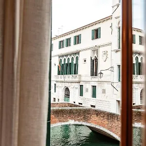 Apartment Canale View - S. Agostino, Venice
