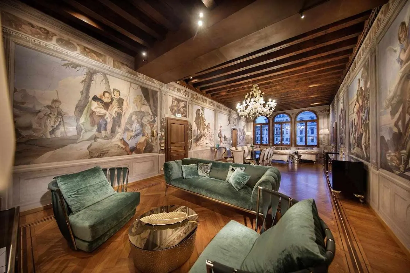 Do Leoni Apartments Venice contacts